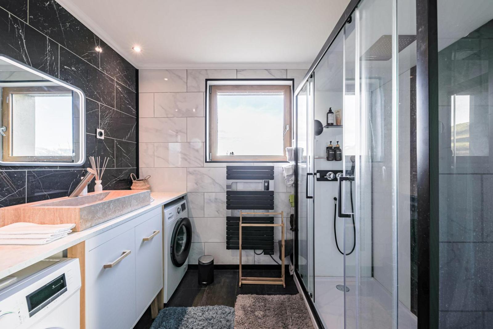 Chaleureux De Gamme Dans Le Trieves - Wifi - Netflix Apartment